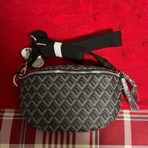 Stylish Black and White Crossbody Bag